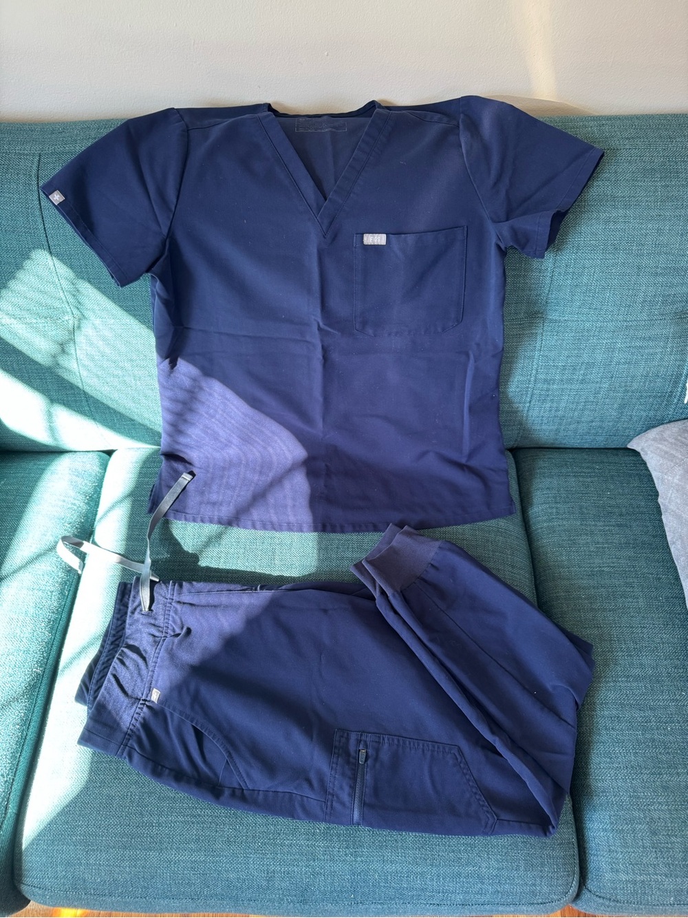 FIGS Navy women’s Scrub Set - Classic V-Neck Top & Drawstring jogger Pants